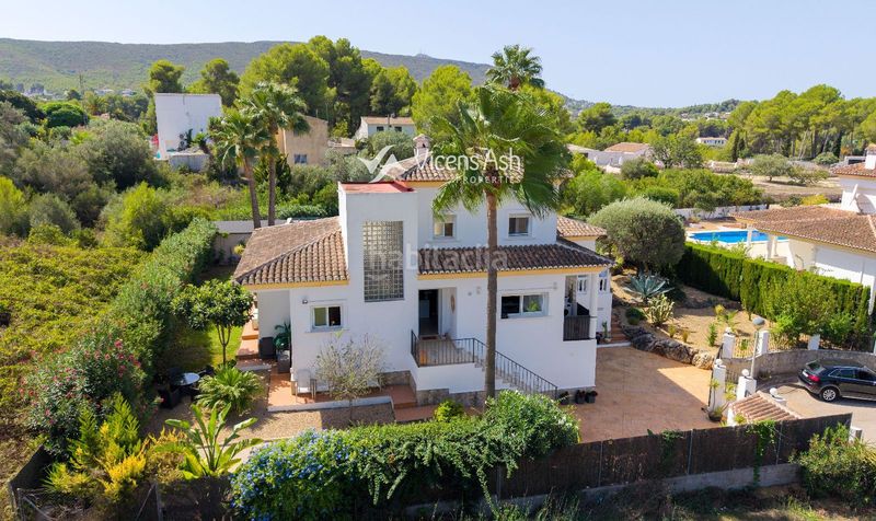 Foto a0aea4a2-fda2-4c96-8b61-cffb81351361. Casa amb calefacció aparcament piscina a Cap Martí - El Tossalet - Pinomar Xàbia