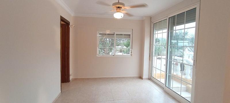 Foto 14a3587a-f9ae-47b8-8b0b-3c93d2ac2369. Chalet con piscina in Fontcalent Alicante