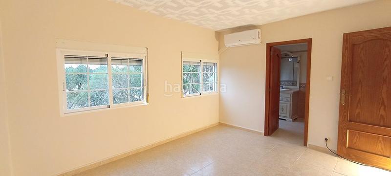 Foto 5144d19b-c8a2-452c-80f0-1079d720cd8c. Chalet con piscina in Fontcalent Alicante