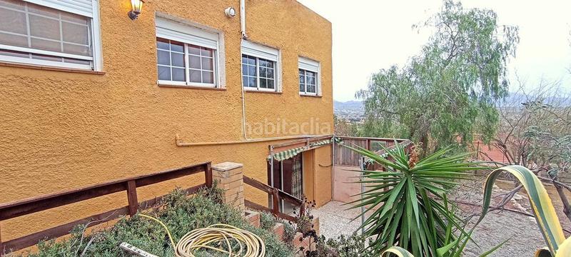Foto c635fc18-6bf4-4d13-9be4-4d7783811fe4. Chalet con piscina in Fontcalent Alicante