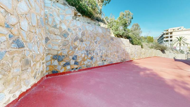 Foto 1978dd5f-a32e-429c-8b46-42915a957831. Chalet avec chauffage parking piscine dans Pueblo Acantilado-Lanuza Campello (el)