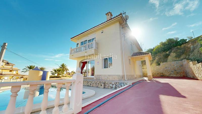 Foto 593e7f29-1b67-4362-ba01-8f065a59988c. Chalet avec chauffage parking piscine dans Pueblo Acantilado-Lanuza Campello (el)