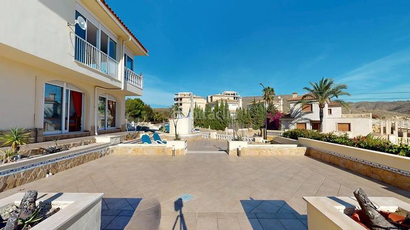 Foto 770a23a5-3762-48e8-b3b8-e7efaf5d0ff1. Chalet avec chauffage parking piscine dans Pueblo Acantilado-Lanuza Campello (el)