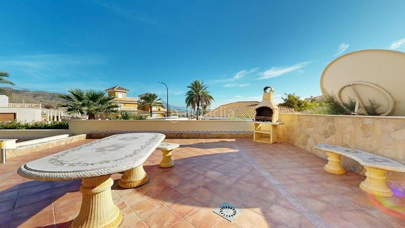 Foto 8b3e581c-9f7f-447b-8281-364fe216afbd. Chalet avec chauffage parking piscine dans Pueblo Acantilado-Lanuza Campello (el)