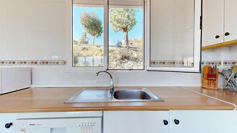 Foto d5ecaefe-9d79-4fad-8597-c5b0142a430e. Chalet avec chauffage parking piscine dans Pueblo Acantilado-Lanuza Campello (el)