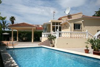 Chalet en Benimassot 5. Chalet en venta en el amerador, 3 dormitorios.