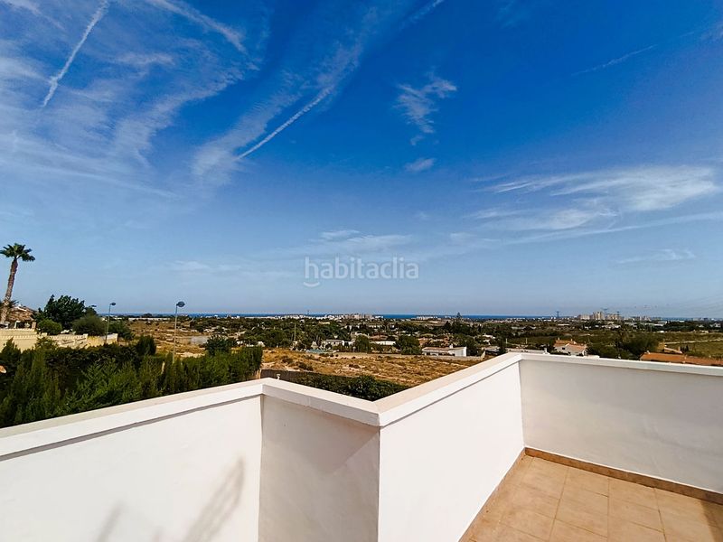 Foto 347c4285-ab3c-4054-a008-0a2a15356fee. Xalet amb piscina a Bonalba-Cotoveta Mutxamel