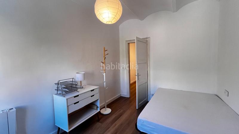 Foto f144d223-2e45-4a66-a63e-2045c258a58c. Alquiler piso per estudinats - contracte temporal - 375.-e per habiació - 4 habitacions, en Girona
