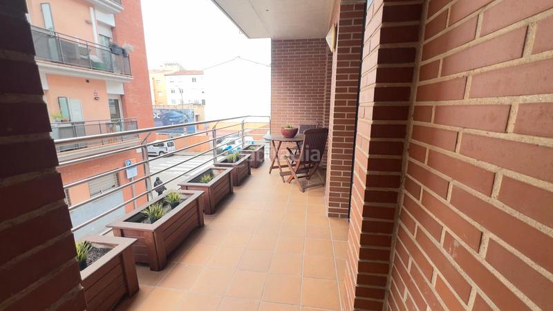 Foto 9b6a188d-38f7-4b20-a47a-b32b85a7a4e2. Alquiler piso lloguer temporal pis moblat i equipat amb terrassa i pàrquing en Girona