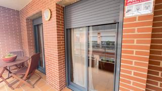 Location Appartement  Carrer del riu terri. Lloguer temporal pis moblat i equipat amb terrassa i pàrquing