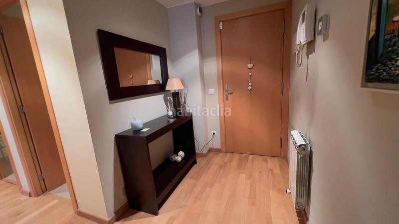 Foto 6e09b4fe-3ca4-4dcd-b690-c59fbffff1fc. Rent flat with heating parking in Eixample Sud-Migdia Girona