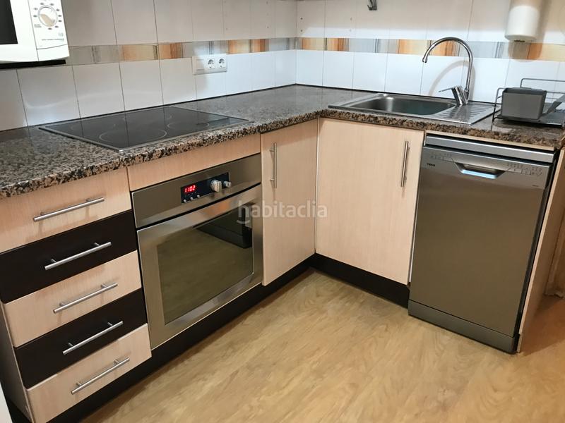 Foto 8c2f8897-e474-4601-8683-c6365a7f984a. Alquiler piso vistes espectaculars, 2 habitacions, parking privat i traster en Girona