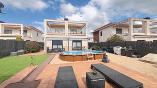 Casa a Sant Julià de Ramis. Casa unifamiliar amb jardí de 500 m², molt ben conservada, a pro