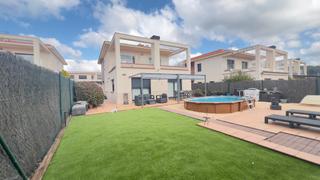 Maison à Sant Julià de Ramis. Casa unifamiliar amb jardí de 500 m², molt ben conservada, a pro