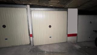 Parking coche en Carrer del castell de solterra 16. Ideal per a cotxe petit o com a ampli traster