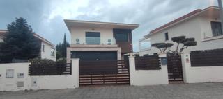 Xalet a Sant Julià de Ramis. Casa unifamiliar amb jardí de 500 m², molt ben conservada, a pro