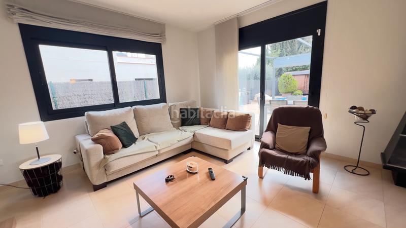 Foto 115b1436-299d-4731-b401-208455e9c30f. Chalet casa unifamiliar amb jardí de 500 m², molt ben conservada, a prop de girona en Sant Julià de Ramis