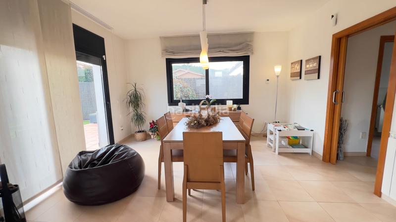 Foto 96ceb6c2-860a-4345-8ca3-56633656ac39. Chalet casa unifamiliar amb jardí de 500 m², molt ben conservada, a prop de girona en Sant Julià de Ramis