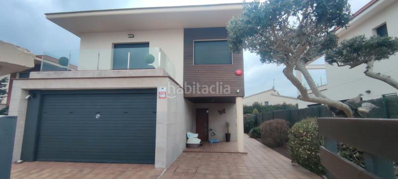 Foto 9ea74c84-b562-4fac-a38f-c73569924865. Chalet casa unifamiliar amb jardí de 500 m², molt ben conservada, a prop de girona en Sant Julià de Ramis