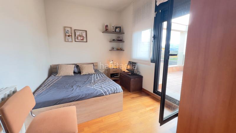 Foto a27b4d1e-b69d-455e-9ca5-17294c055789. Chalet casa unifamiliar amb jardí de 500 m², molt ben conservada, a prop de girona en Sant Julià de Ramis