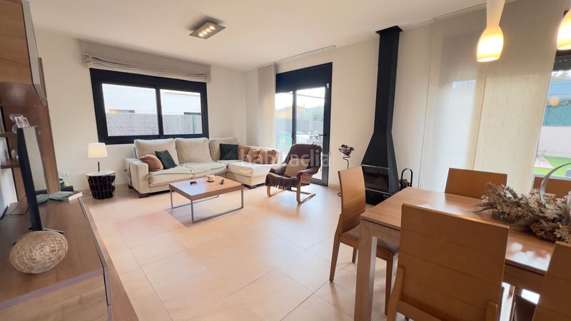 Foto f1bf0dea-94fd-4651-a1bf-5c11a820ad23. Chalet casa unifamiliar amb jardí de 500 m², molt ben conservada, a prop de girona en Sant Julià de Ramis