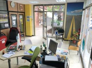 Local commercial  Carrer de l'arquitecte moragas. Excelente ubicacion