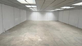 Location Bâtiment à usage industriel  Carrer del besòs 24. Diafana y recien reformada