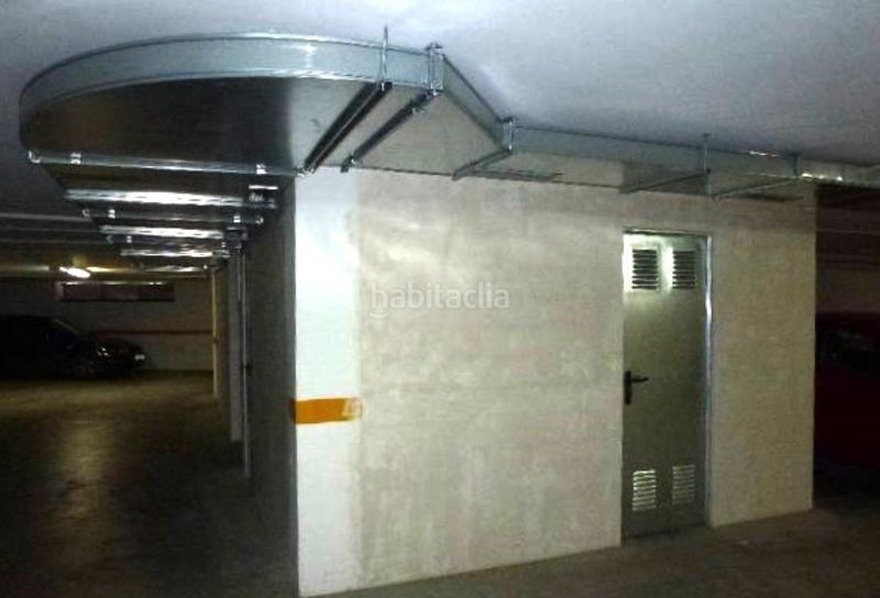 Foto 576c73d5-9c5a-4b67-91f4-ac323a8989f8. Parking coche en Enguera