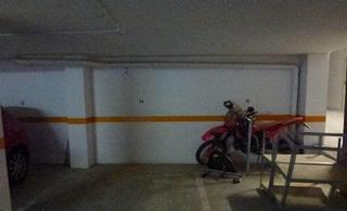 Aparcament cotxe a Enguera