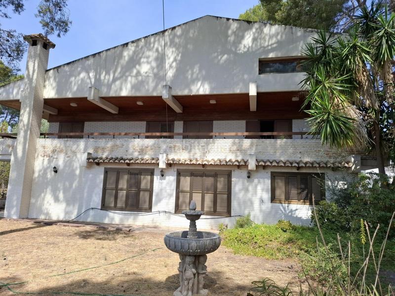 Foto 24610148-6e3a-4406-9de4-11407984d3e7. Chalet with heating parking pool in La Cañada Paterna