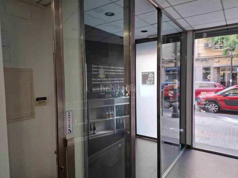 Foto c92a1231-0afa-475c-80d2-9743e261e236. Local comercial en Russafa Valencia
