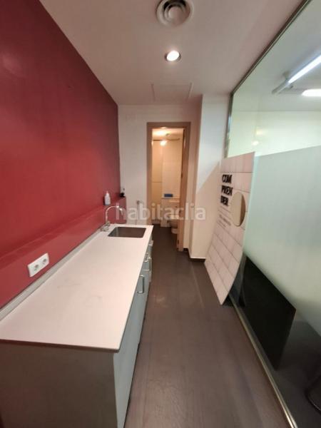 Foto f61cfd35-8e55-4615-9ff0-a7ac6ea1a9d5. Local comercial en Russafa Valencia