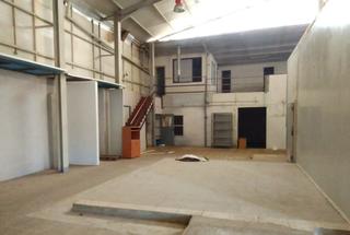 Bâtiment à usage industriel à Anna