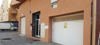 Parking voiture à Alberic