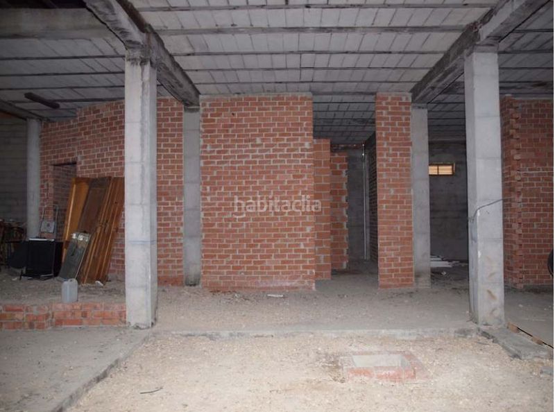 Foto 6277b714-5372-40e9-94fd-57393c17e992. Nau industrial a Bèlgida