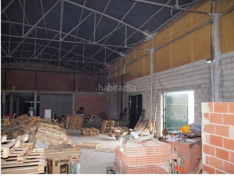 Foto d404e0aa-03aa-427e-9732-a46058cf1fba. Nau industrial a Bèlgida