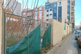 Terreno residenziale in Ensanche - Parque del Oeste