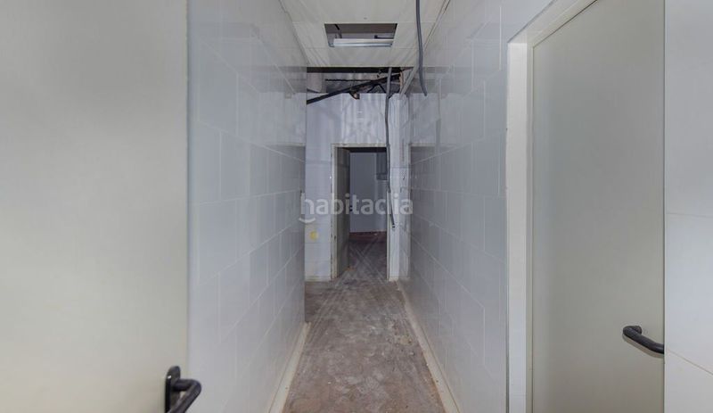 Foto 1eb79bfd-1bef-4cd7-8ee4-be8fdd3f6dbb. Local comercial a Buñol