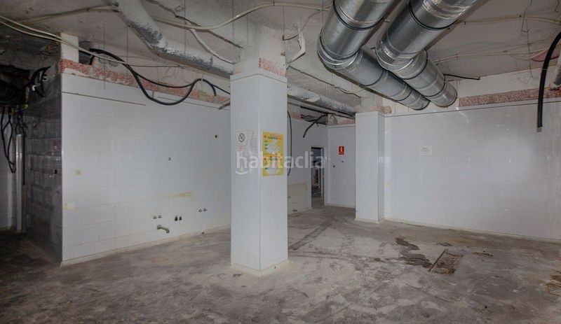 Foto 4157b0fe-c3d2-4c57-b2f2-c44689bd8f08. Local comercial a Buñol