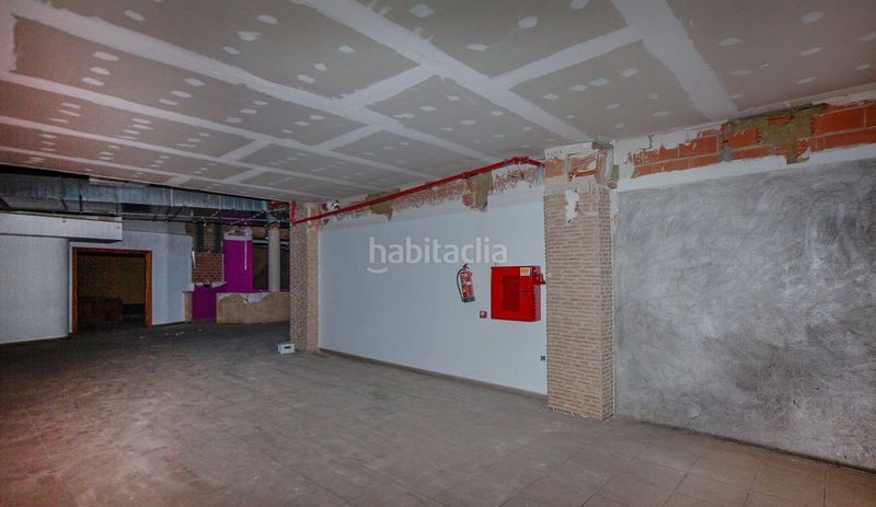 Foto eb543bbe-2916-4624-8b9b-55559618ec38. Local comercial a Buñol