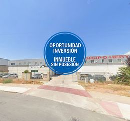 Capannone industriale in Avenida de Abril-9 de Octubre