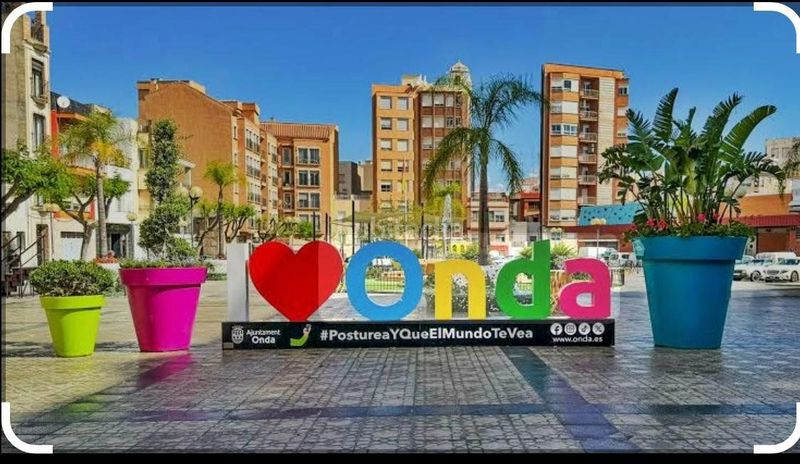 Foto ab8dd309-b39b-402b-bef2-1003c23394e3. Local comercial a Carlet
