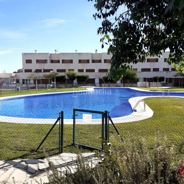 Foto 5a2ffdf3-c6c6-4ed5-b087-c8c7fcb4933c. Dúplex amb aparcament a San Jorge
