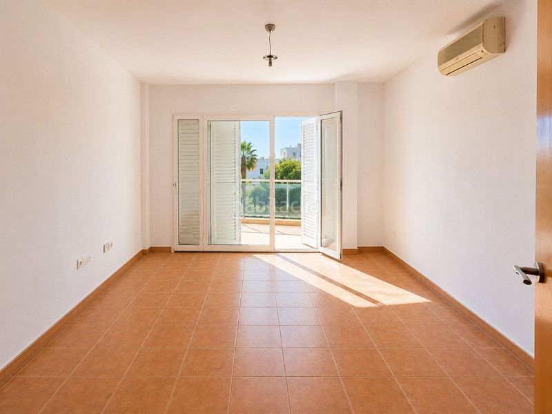 Foto f0b6e619-dca5-4e9d-985b-8cc471dc7041. Apartament amb aparcament piscina a Sant Carles Santa Eulària