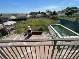 Casa a Masquefa. Casa unifamiliar con piscina en can quisero.