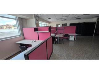 Location Bureau à Zona Industrial. Oficina en alquiler con tres plazas de parking en granollers