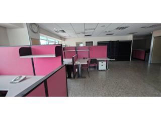 Location Bureau à Zona Industrial. Oficina en alquiler con tres plazas de parking en granollers