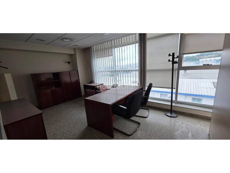 Foto e766f6e8-cbf7-4eea-a846-c63a9c33bc04. Rent office space with parking in Zona Industrial Granollers