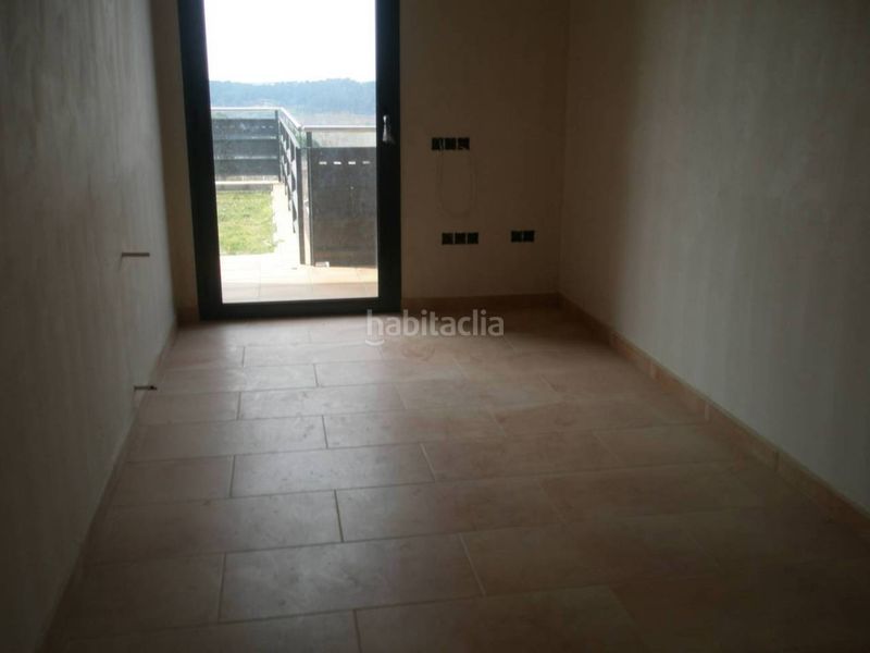 Foto ca11e619-b512-40f2-90c9-e3b19f93a6ab. Casa amb calefacció aparcament a Roca del Vallès (La)
