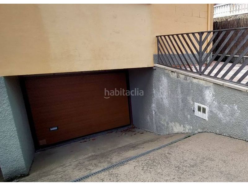 Foto ad052b1a-ac03-453b-94eb-69181020f19a. Casa amb aparcament a Olot
